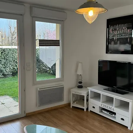 Moderne T2, Rez-de-jardin, Proche Et Centre Ville, Parking, Wifi, Animaux Acceptes *